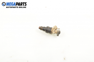 Gasoline fuel injector for Volkswagen Golf III 1.6, 101 hp, hatchback, 5 doors, 1996