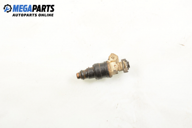 Gasoline fuel injector for Volkswagen Golf III 1.6, 101 hp, hatchback, 5 doors, 1996