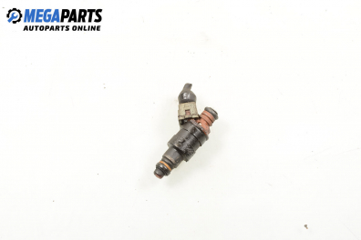 Gasoline fuel injector for Renault 19 1.7, 90 hp, hatchback, 5 doors, 1990