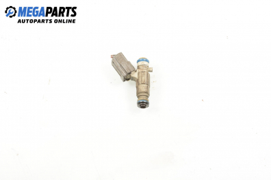 Gasoline fuel injector for Nissan Primera (P11) 2.0 16V, 140 hp, station wagon, 5 doors automatic, 2000