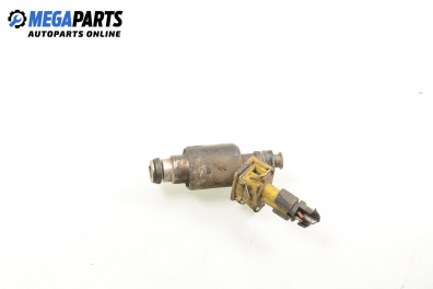 Gasoline fuel injector for Opel Astra F 1.6 Si, 100 hp, station wagon, 5 doors, 1993