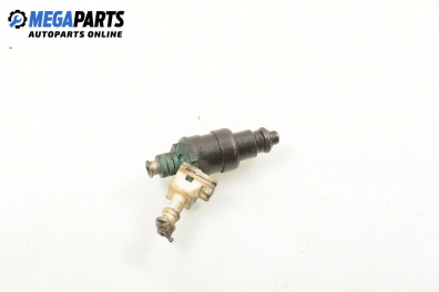 Gasoline fuel injector for Renault Clio II 1.4, 75 hp, hatchback, 5 doors, 2000