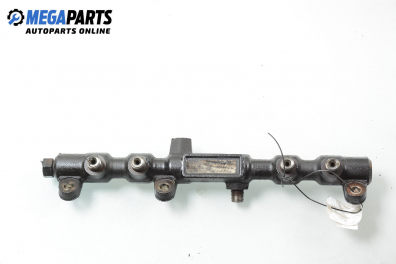 Fuel rail for Ford Mondeo Mk III 2.0 16V TDCi, 115 hp, station wagon, 5 doors, 2002