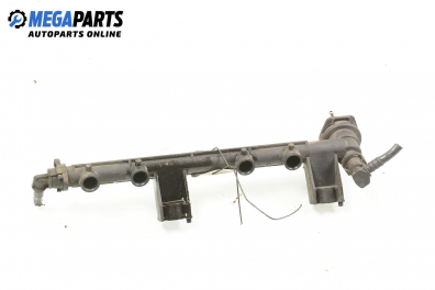 Fuel rail for Renault Clio II 1.2, 58 hp, hatchback, 3 doors, 1998