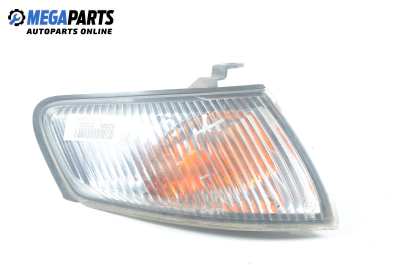 Blinklicht for Mazda 626 (VI) 2.0 DI TD, 90 hp, sedan, 5 türen, 1998, position: rechts