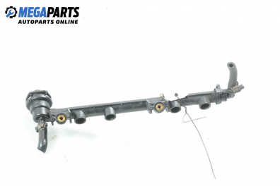 Fuel rail for Renault Clio I 1.2, 58 hp, hatchback, 3 doors, 1997