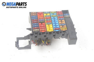 Fuse box for Audi A8 (D2) 3.7 Quattro, 230 hp, sedan, 5 doors automatic, 1997