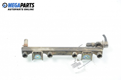 Fuel rail for Nissan Almera (N16) 1.5, 90 hp, hatchback, 5 doors, 2001