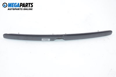 Boot lid moulding for Opel Vectra B 1.6 16V, 100 hp, sedan, 5 doors, 1998, position: rear