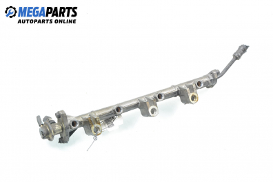 Fuel rail for Hyundai Sonata III 2.0 16V, 125 hp, sedan, 5 doors, 1996