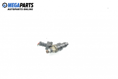 Gasoline fuel injector for Hyundai Sonata III 2.0 16V, 125 hp, sedan, 5 doors, 1996