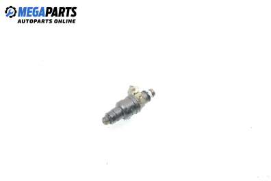 Gasoline fuel injector for Hyundai Sonata III 2.0 16V, 125 hp, sedan, 5 doors, 1996