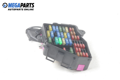 Fuse box for Volkswagen Passat (B5; B5.5) 2.8 V6 4motion, 193 hp, station wagon, 5 doors automatic, 1998