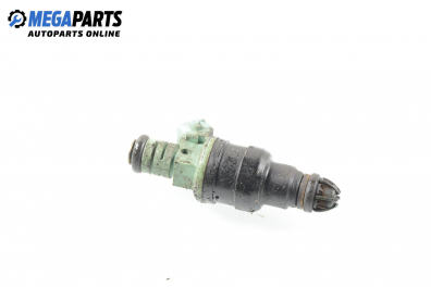 Gasoline fuel injector for BMW 3 (E36) 2.0, 150 hp, sedan, 5 doors, 1996