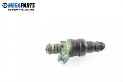 Gasoline fuel injector for BMW 3 (E36) 2.0, 150 hp, sedan, 5 doors, 1996