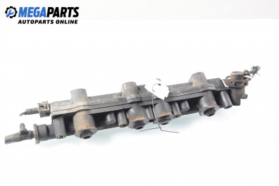 Fuel rail with injectors for Volkswagen Passat (B3) 2.0, 115 hp, station wagon, 5 doors, 1991