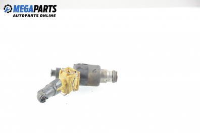 Gasoline fuel injector for Opel Astra F 1.4 Si, 82 hp, station wagon, 5 doors, 1995