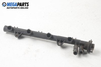 Fuel rail for Volkswagen Polo (6N/6N2) 1.4, 60 hp, hatchback, 5 doors, 1996