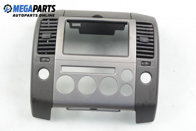 Central console for Nissan Pathfinder 2.5 dCi 4WD, 171 hp, suv, 5 doors, 2005