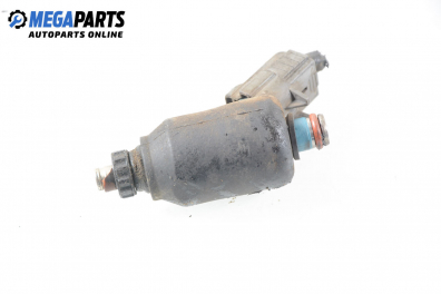 Gasoline fuel injector for Mazda 626 (IV) 2.0, 115 hp, hatchback, 5 doors, 1992