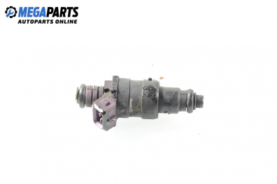 Gasoline fuel injector for Opel Omega B 2.0 16V, 136 hp, station wagon, 5 doors, 1997