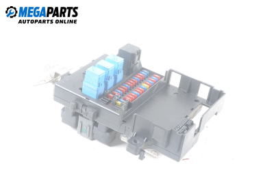 Fuse box for Nissan Primera (P11) 2.0 16V, 140 hp, hatchback, 5 doors automatic, 2000