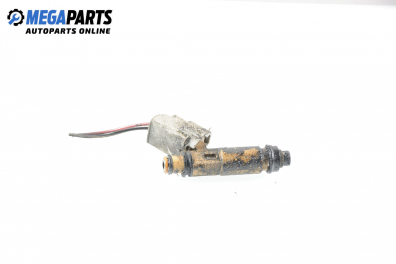 Gasoline fuel injector for Toyota Avensis 2.0, 128 hp, sedan, 5 doors, 1999