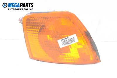 Blinklicht for Volkswagen Passat (B5; B5.5) 1.9 TDI, 110 hp, combi, 5 türen, 1999, position: rechts