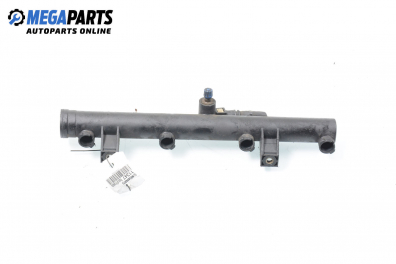 Fuel rail for Citroen Xsara Picasso 1.8 16V, 115 hp, minivan, 5 doors, 2003