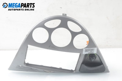 Consola centrală for Ford Focus I 1.8 TDDi, 90 hp, hatchback, 3 uși, 2001