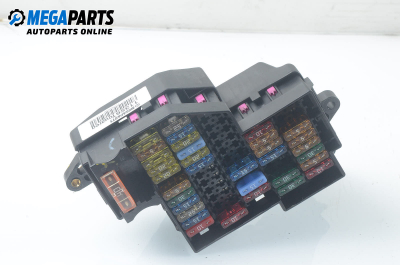 Fuse box for Volkswagen Touareg 2.5 R5 TDI, 174 hp, suv, 5 doors automatic, 2004