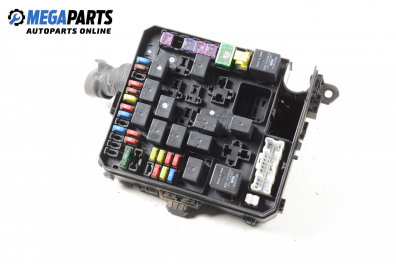 Fuse box for Mitsubishi Outlander II 2.4, 170 hp, suv, 5 doors, 2007