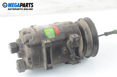 AC compressor for Volkswagen Passat (B5; B5.5) 1.8, 125 hp, station wagon automatic, 1998 № 8D0 260 805D