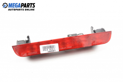 Central tail light for Nissan X-Trail 2.2 dCi 4x4, 136 hp, suv, 2004