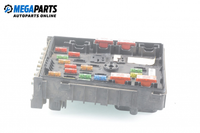 Fuse box for Volkswagen Passat (B7) 2.0 TDI, 140 hp, sedan automatic, 2011