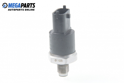 Sensor kraftstoffdruck for Volvo S80 2.4 D5, 163 hp, sedan automatic, 2002