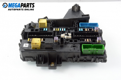 Fuse box for Opel Astra H 1.9 CDTI, 150 hp, station wagon, 2006