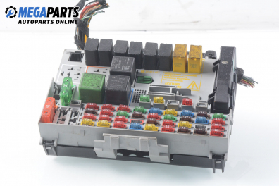 Fuse box for Opel Zafira A 1.6 16V, 101 hp, minivan, 2000