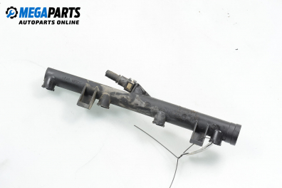 Fuel rail for Citroen Xsara Picasso 1.8 16V, 115 hp, minivan, 2000