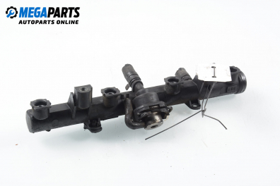 Fuel rail for Volkswagen Polo (6N/6N2) 1.4, 60 hp, hatchback, 2001