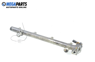 Fuel rail for Mercedes-Benz C-Class 203 (W/S/CL) 2.2 CDI, 143 hp, sedan automatic, 2002