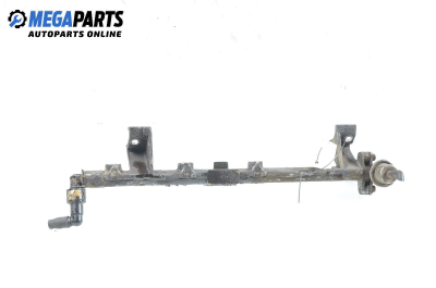 Fuel rail for Ford Focus I 1.6 16V, 100 hp, station wagon automatic, 2000