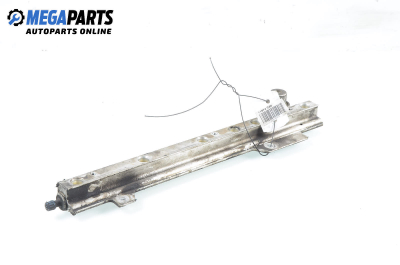 Fuel rail for Volvo S80 2.0, 163 hp, sedan, 1998