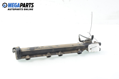 Fuel rail for Volkswagen Golf IV 1.6, 100 hp, hatchback, 1999