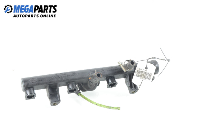 Fuel rail for Volkswagen Polo (6N/6N2) 1.0, 50 hp, hatchback, 2000