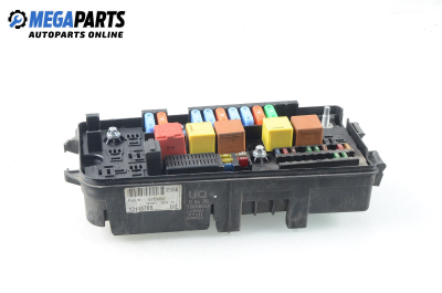 Fuse box for Opel Vectra C 2.2 16V DTI, 125 hp, sedan automatic, 2003 № 13144709