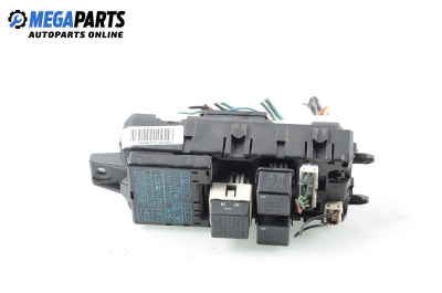 Fuse box for Mitsubishi Carisma 1.9 TD, 90 hp, sedan, 2000