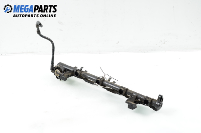 Fuel rail for Ford Focus II 1.6, 100 hp, hatchback, 2007