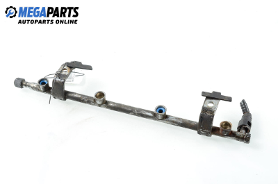 Fuel rail for Chrysler PT Cruiser 2.4, 150 hp, hatchback automatic, 2001