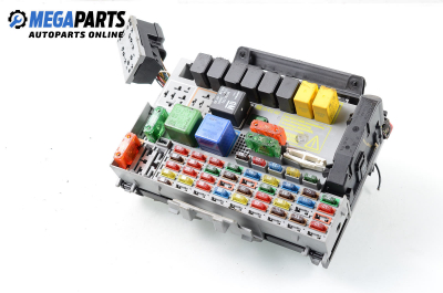 Fuse box for Opel Zafira A 2.2 16V, 147 hp, minivan automatic, 2001